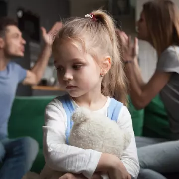 7 semne că ai fost crescut de părinți imaturi emoțional