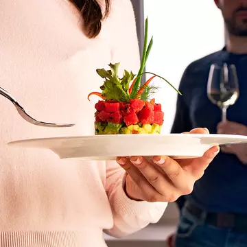Food is Love: Află totul despre beneficiile gătitului în doi