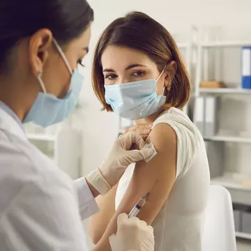 Un nou vaccin Pfizer împotriva COVID-19 va fi gata în martie