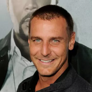 Un actor a fost concediat pentru s-a declarat împotriva vaccinării anti-COVID-19