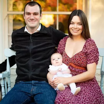 Fiul lui Hugh Hefner, din nou tată! Soția lui este însărcinată cu gemeni