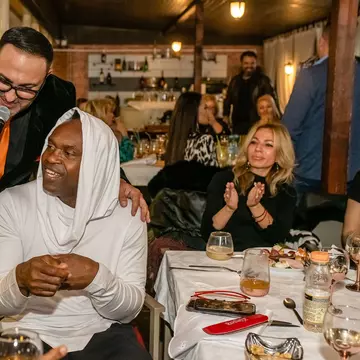 Viorel Bogateanu, singurul artist român care a cântat alături de Dr. Alban