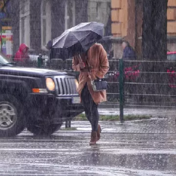 Meteo ANM. Cod galben de ploi torențiale și vânt puternic