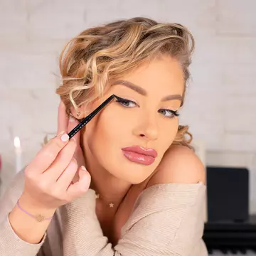 Ce rutină de îngrijire a tenului folosește o artistă? Soprana Irina Baianț îți dezvăluie secretele pe care trebuie să le știe orice femeie