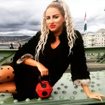 Sânziana Buruiană s-a mutat în Budapesta: "Lucrez o oră pe zi pentru un salariu dublu!"