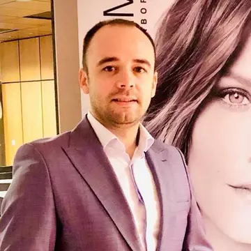 Terapia Vampir, tratament de întinerire a tenului cu rezultate pe termen lung