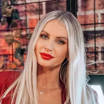 Suma imensă pe care a primit-o Andreea Bănică pentru a cânta 45 de minute la un botez din Rădăuți
