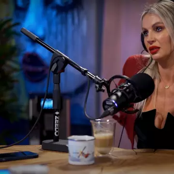 Andreea Bănică, despre tatăl violent: „Am suferit enorm”