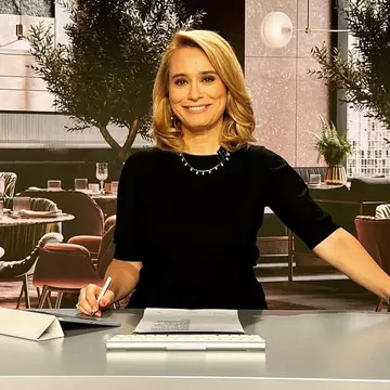 Cum a fost surprinsă Andreea Esca la pupitrul Știrilor PRO TV în timpul unei pauze publicitare