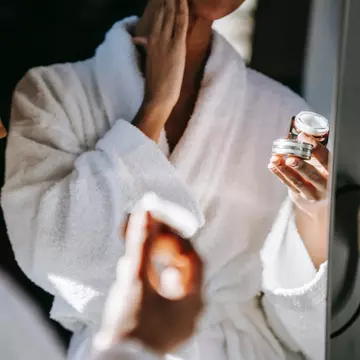 5 produse de îngrijire care nu trebuie să lipsească din casa ta