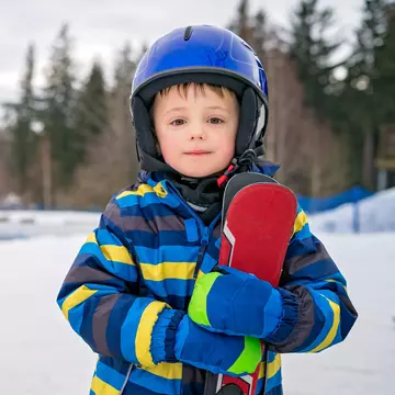 Petiție pentru a reintroduce vacanța intersemestrială: „Copiii trebuie aduși la munte să schieze, să se dea cu snowboardul”