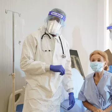 Raed Arafat, declarații optimiste despre valul cinci al pandemiei: deși sunt mai mulți pacienți, starea lor e mai ușoară