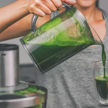 Cum te poate îmbolnăvi o cură de detox — mărturia unei tinere: „Am ajuns să cântăresc mai mult decât greutatea inițială”
