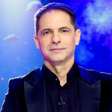 Dan Negru a împlinit 51 de ani. Cum arăta prezentatorul TV în copilărie