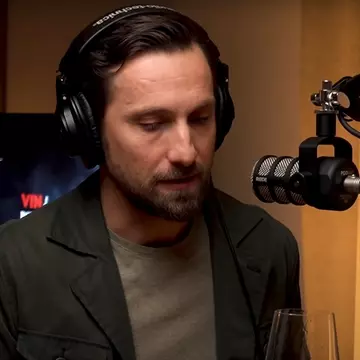 Dani Oțil, victima bullyingului în liceu. „Pumni, picioare, tot ce-a trebuit”