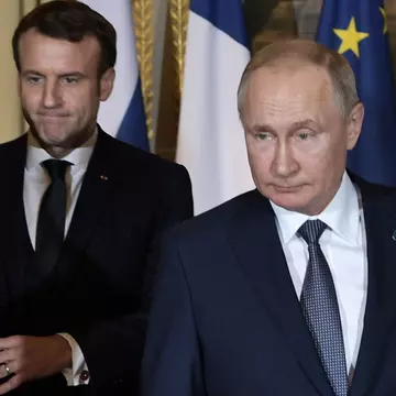 Vladimir Putin i-a spus lui Emmanuel Macron ce vrea în schimbul opririi invaziei din Ucraina