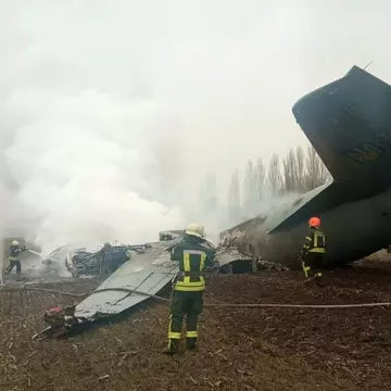 Avion militar ucrainean, cu 14 persoane la bord, prăbuşit în apropiere de Kiev. La scurt timp, a căzut și un elicopter rusesc