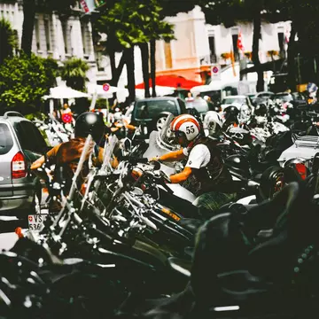 Căștile moto scad vizibilitatea? Află răspunsul categoric al specialiștilor!