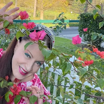 Ce a zis soțul Mariei Dragomiroiu după ce artista a publicat pe Facebook pozele cu ea în costum de baie