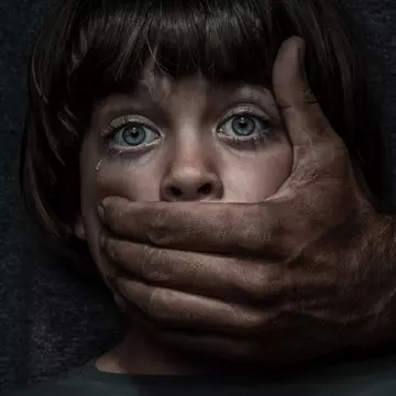 Statistici îngrijorătoare: peste 12.000 copii abuzați anul trecut. „Copiii care au trecut prin situații de abuz se află în risc crescut de sindrom post-traumatic”