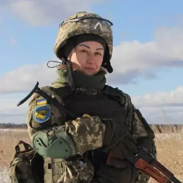 O ucraineancă, mama a 12 copii, dintre care 6 înfiați, a murit pe frontul de luptă, la numai 48 de ani