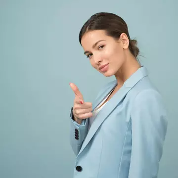 Ești candidată la obținerea unei promovări la locul de muncă? Iată 5 detalii care îți vor crește șansele de reușită