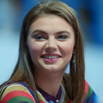 Iubitei lui Vladimir Putin i se cere să intervină pentru încetarea războiului din Ucraina. Ce poate ea să facă