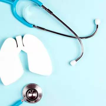 Studiu: 55% dintre oamenii care au murit de cancer de plămâni la doi ani de la diagnostic proveneau din orașe cu poluare majoră