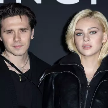 Brooklyn Beckham s-a căsătorit cu Nicola Peltz. Primele imagini cu rochia de mireasă