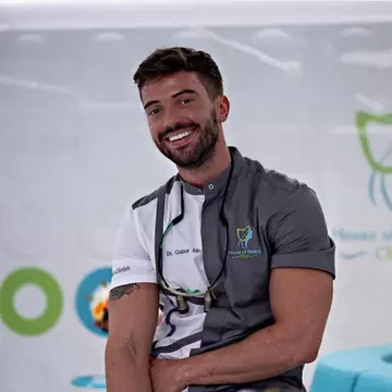 Cine este Alin Gabor, doctorul în medicină dentară, si masterand în estetică dentară, în Dubai, asistent universitar și social media influencer de succes?