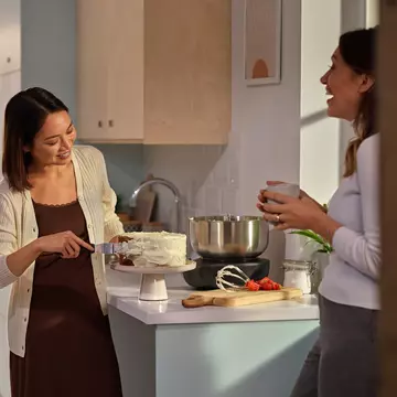 Studiu: Româncele spun că nu au timp suficient pentru relaxare sau cultivarea pasiunilor