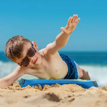 Vrei să pleci în vacanță împreună cu cei mici? Iată lucrurile care nu trebuie să-ți lipsească din bagaj!
