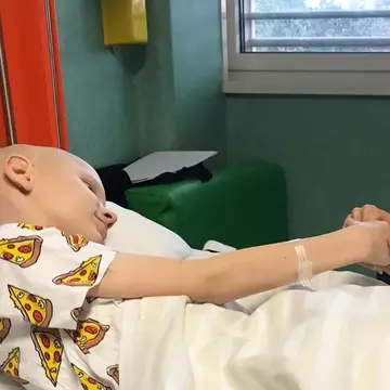 Angelina Jolie, în vizită la un spital cu copii răniți în războiul din Ucraina. Ce mesaj a transmis actrița
