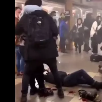 Atac armat într-o stație de metrou din Brooklyn