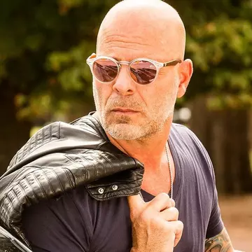 Bruce Willis, primele apariții în mediul online, după anunțul retragerii din activitate din cauza bolii. Cum arată actorul