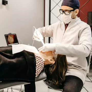 Implantul dentar: ce trebuie să știi?