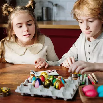 Pregătiri de Paște: ce ai de făcut, dacă găzduiești masa în familie de sărbători