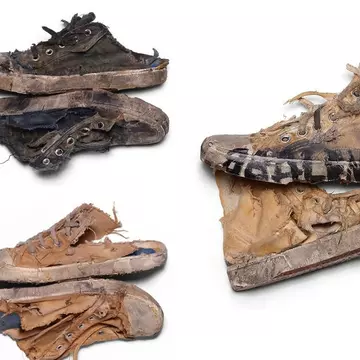 Ce preț au noii pantofi sport semnați Balenciaga. Tenișii au un aspect complet bizar