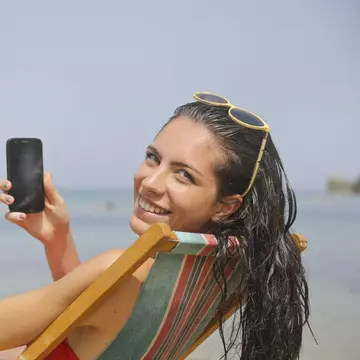 Te pregătești de vacanţă? Iată ce ar trebui să ai în bagaj, indiferent de destinație