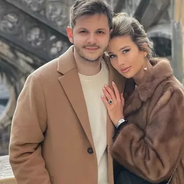 Fiica lui Anghel Iordănescu, Maria, s-a căsătorit religios cu Teodor Măgureanu