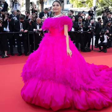 Cum s-au îmbrăcat vedetele la ceremonia de deschidere a Festivalului de la Cannes 2022