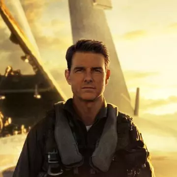 Tom Cruise revine pe marele ecrane într-un rol legendar, în filmul „Top Gun: Maverick”