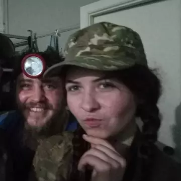Mesajul Ekaterinei, tânăra care este soldat în garnizoana ce apără Azovstal: „Celui care mai răspândește informații că am murit îi voi trage un glonț în genunchi”