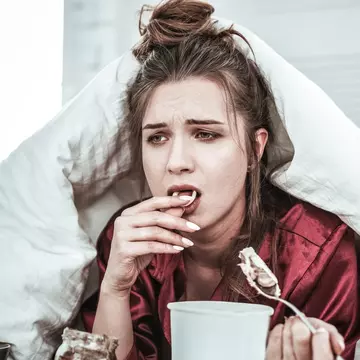 Tot ce nu știai despre mâncatul emoțional: „Peste 70% dintre femeile cu obezitate au fost abuzate sexual în copilărie”