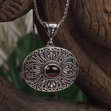 Singurul loc cu bijuterii autentice din destinații de vis. Cum arată modelele unice din Thailanda și alte colțuri exotice de lume