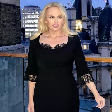 Rebel Wilson este bisexuală. Cine este noua iubită a actriței