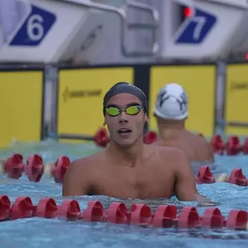 Cine este iubita lui David Popovici, dublu campion mondial la natație