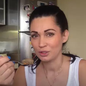 Prăjitură rapidă din doar trei ingrediente. Rețeta Nicoletei Luciu