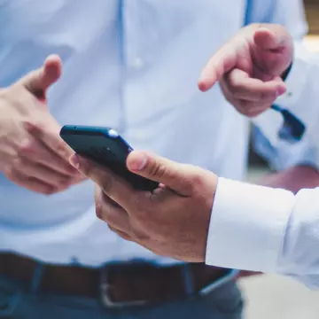 Top 4 detalii de care să ții cont atunci când achiziționezi un telefon mobil