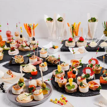 10 aperitive rapide fără foc. Delicii răcoroase pentru zile caniculare!